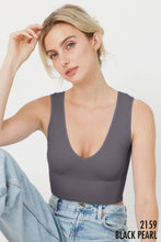 Cargar imagen en el visor de la galería, Plunge V-Neck Crop Top