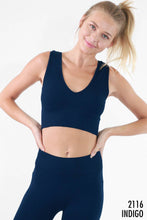 Cargar imagen en el visor de la galería, Plunge V-Neck Crop Top