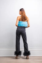 Load image into Gallery viewer, Feathered Hem Jeans
