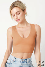 Cargar imagen en el visor de la galería, Plunge V-Neck Crop Top
