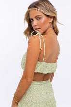 Cargar imagen en el visor de la galería, Tie Strap Ruched Crop Top
