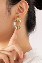 Cargar imagen en el visor de la galería, Premium trio metal knot and hoop earrings
