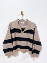 Cargar imagen en el visor de la galería, Stripe Drop Shoulder Sweater
