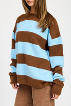 Cargar imagen en el visor de la galería, OVERSIZED STRIPED JUMPER
