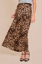 Cargar imagen en el visor de la galería, Cheetah Maxi Skirt
