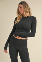 Cargar imagen en el visor de la galería, Soft Knit Jersey Long Sleeve Tee
