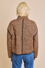 Cargar imagen en el visor de la galería, Cheetah Collared Jacket
