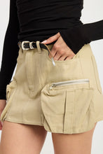 Cargar imagen en el visor de la galería, EXPOSED CARGO POCKET MINI SKIRT
