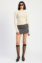 Cargar imagen en el visor de la galería, MINI LOW WAISTED SKIRT WITH RIBBON TIES
