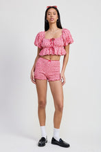 Cargar imagen en el visor de la galería, MINI RUFFLE PRINTED SHORTS
