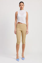 Cargar imagen en el visor de la galería, SLEEVELESS ASYMMETRICAL HIGH NECK TOP
