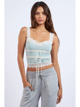 Cargar imagen en el visor de la galería, Lace Cropped Cami
